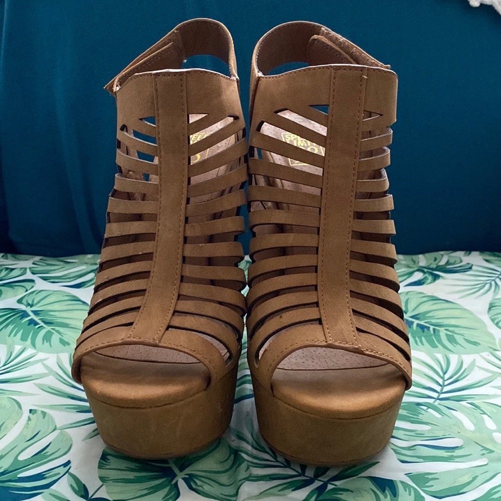 Women’s Speed Limit 98 Open Toe Laser Cut Nubuck Upper Platform Heels - Manji